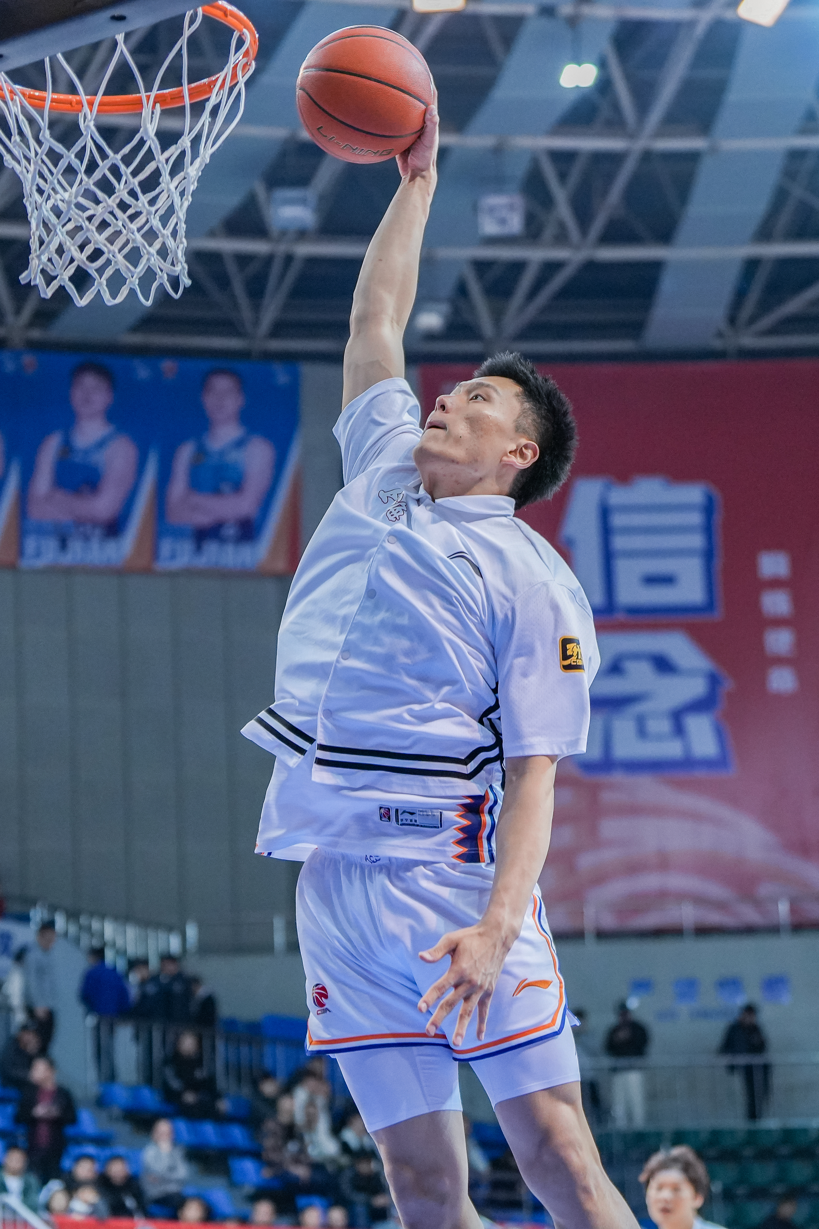 持續漲球!上海男籃“李花”組合—李弘權、李添榮