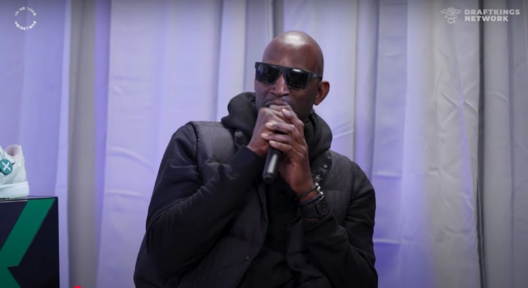 KG:00年在奧運村1萬(wàn)個(gè)避孕套30秒就搶光了 NBA不讓我們在那過(guò)夜