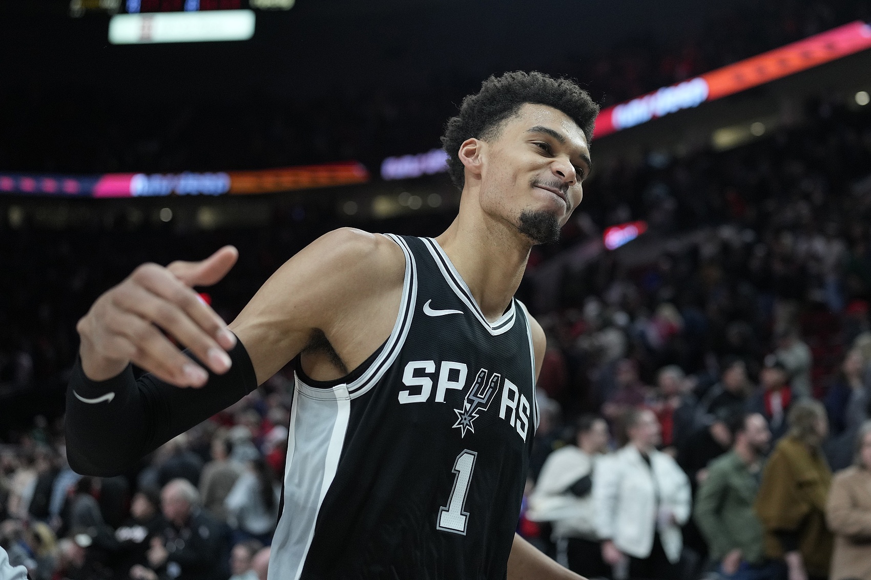 下一個(gè)NBA超級巨星?文班亞馬——身高&技術(shù)與人格魅力的完美結合