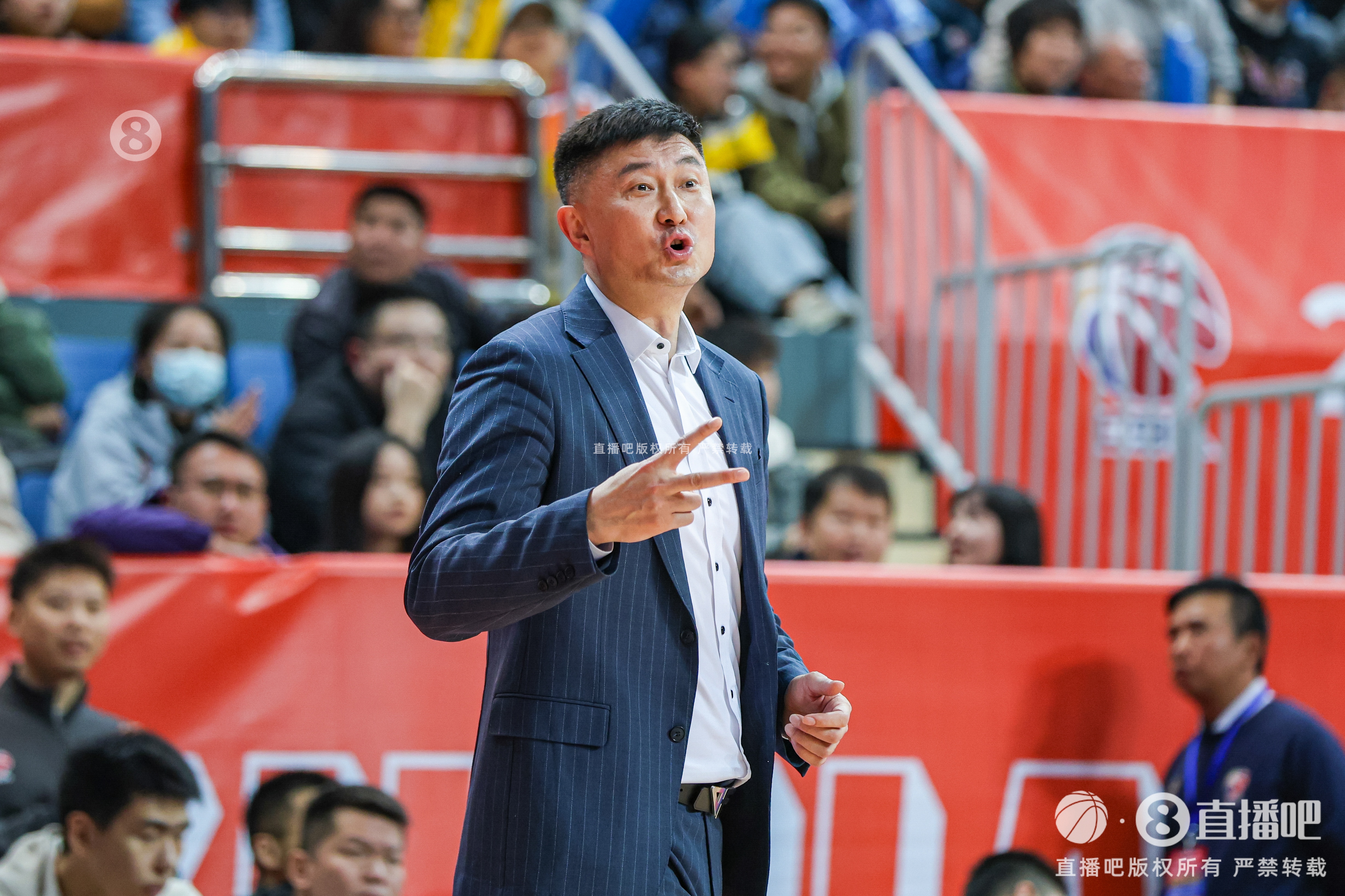  杜鋒：今天我們籃板輸的太多 所以比賽一直打得比較膠著(zhù)