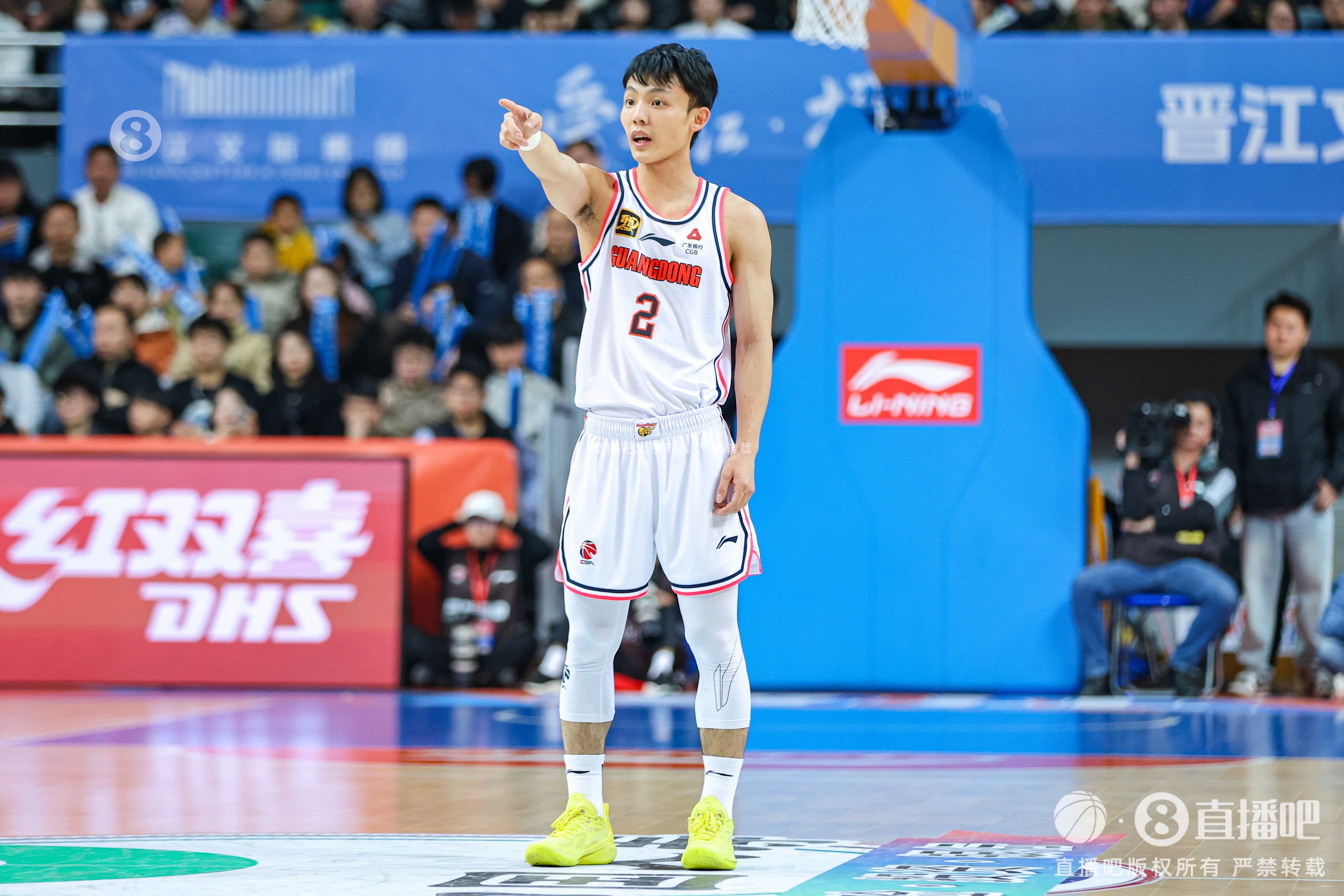  手熱！徐杰打滿(mǎn)首節5中4拿到10分2助 正負值+17