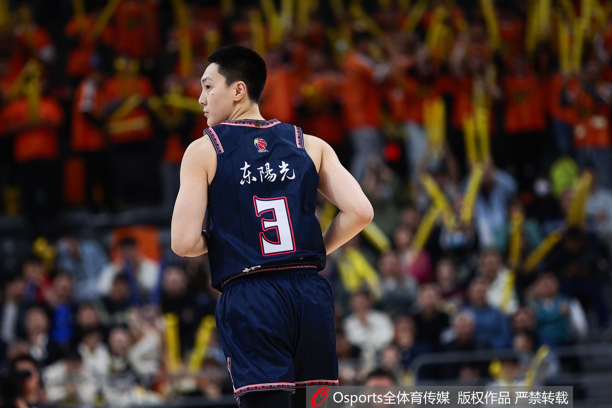 穩穩當當！胡明軒上半場(chǎng)6中4得10分1板6助1斷 三分4中2